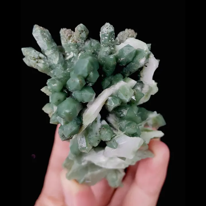 Natural Green Quartz Cluster, Mineral Specimen: Inner Mongolia,China (50*75*40MM) image