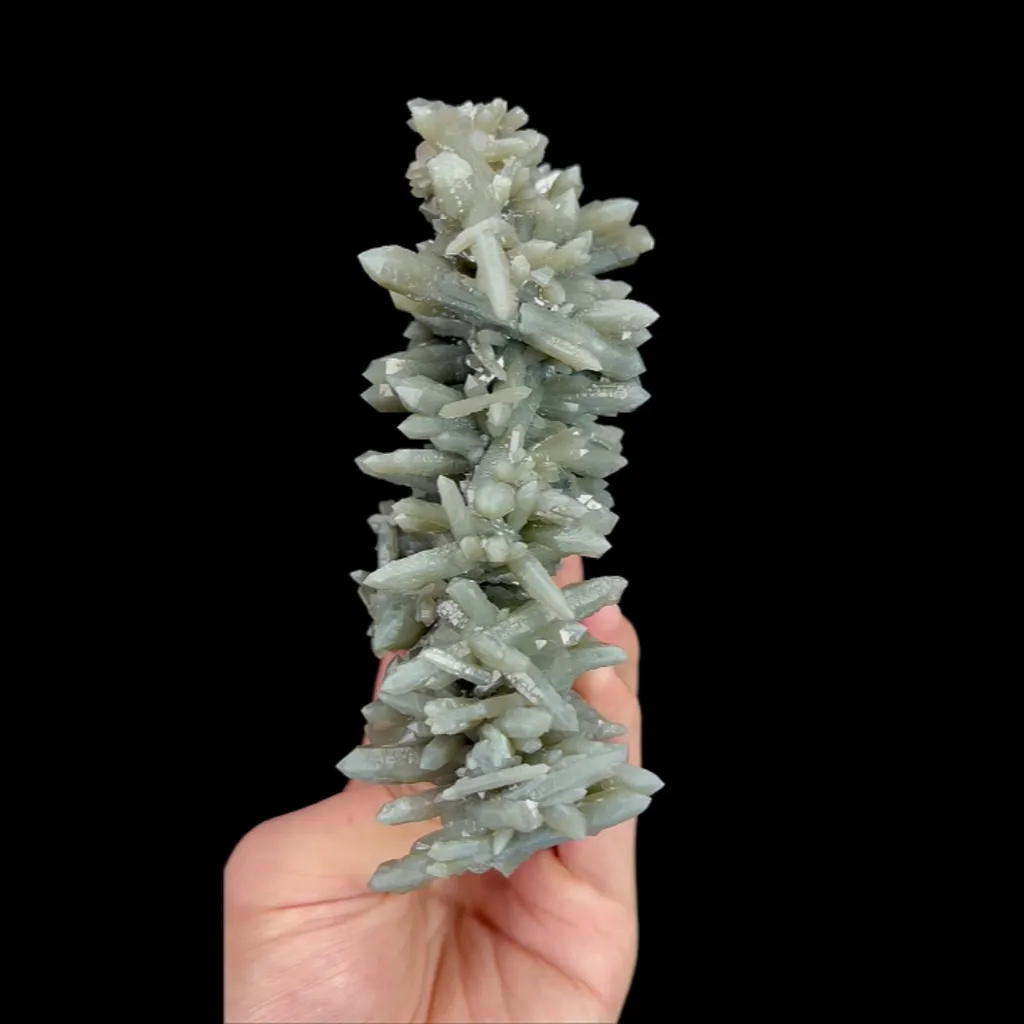 Natural Green Quartz Cluster, Mineral Specimen: Inner Mongolia,China (70*140*50MM) - image 2