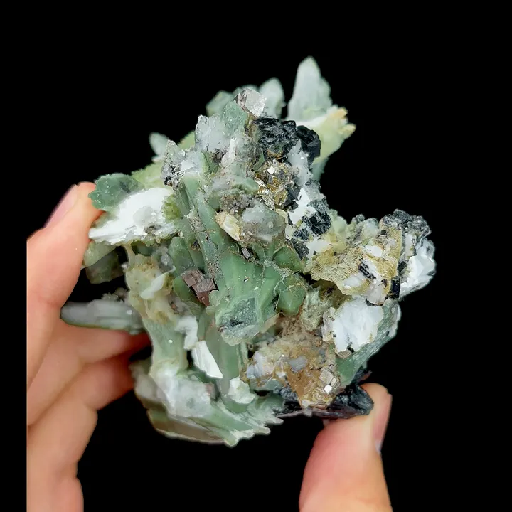 Natural Green Quartz Cluster, Mineral Specimen: Inner Mongolia,China (80*100*70MM) - image 3