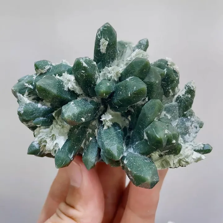 Natural Green Quartz Cluster, Mineral Specimen: Inner Mongolia,China (80*60*50mm) - image 5