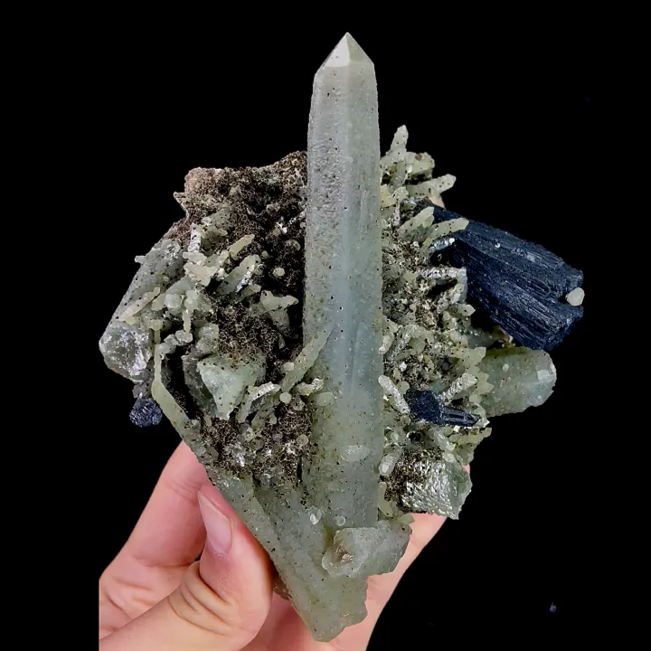 Natural Green Quartz Cluster with Goethite and Hedenbergite, Mineral Specimen: Huanggangliang,Inner Mongolia (130*100*85MM) - image 3