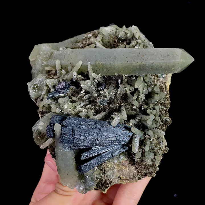 Natural Green Quartz Cluster with Goethite and Hedenbergite, Mineral Specimen: Huanggangliang,Inner Mongolia (130*100*85MM) image