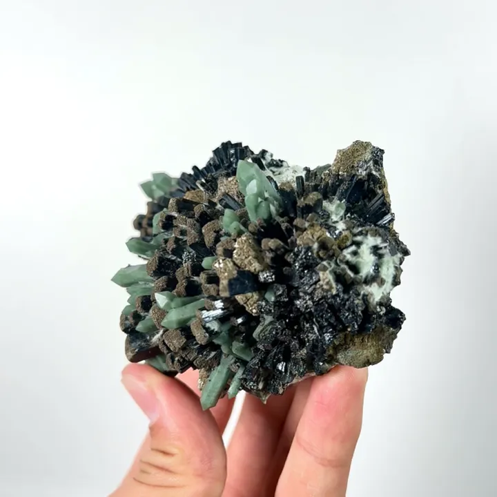 Natural Green Quartz Clusters and Hedenbergite, Mineral Specimen: Inner Mongolia,China (95*70*45MM) - image 3