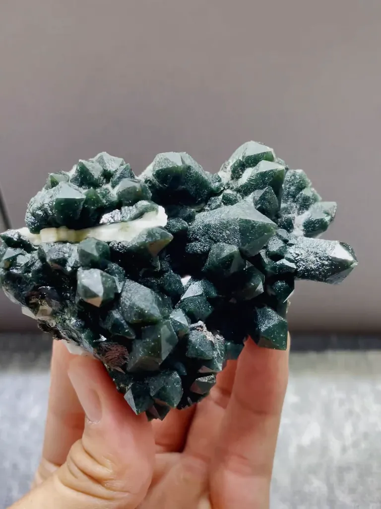 Natural Green Quartz Clusters come from Inner Mongolia 85*20*65MM - image 3