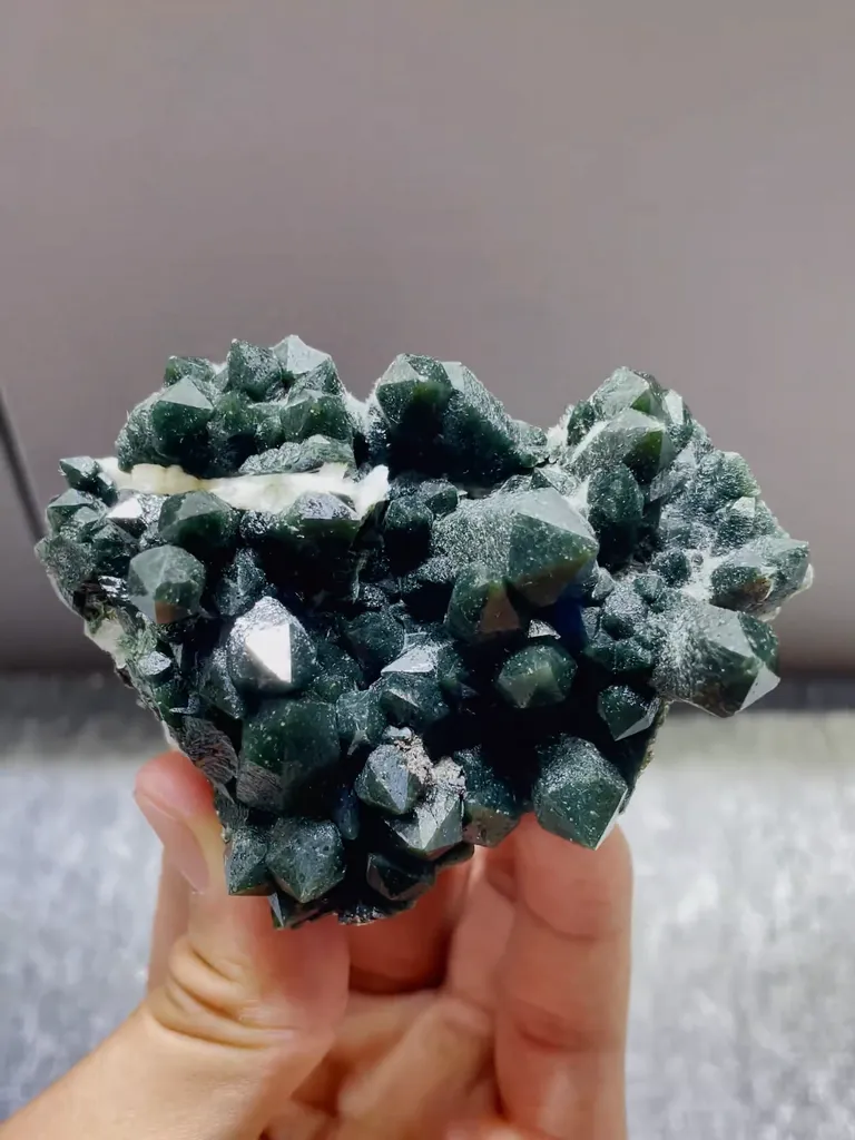 Natural Green Quartz Clusters come from Inner Mongolia 85*20*65MM image