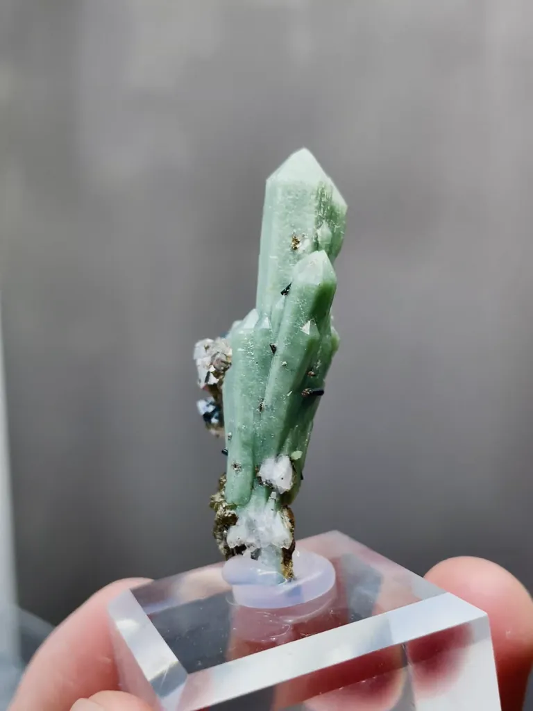 Natural Green Quartz comes from Inner Mongolia 20*10*40MM - image 5