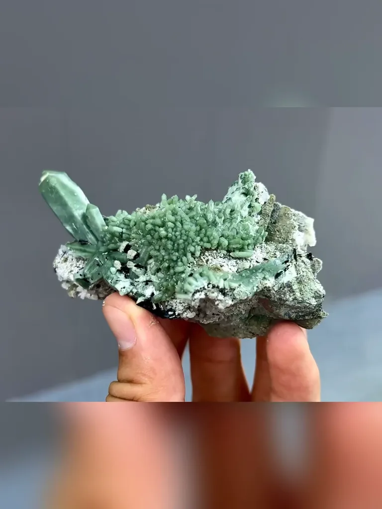 Natural Green Quartz comes from Inner Mongolia,China 90*40*40MM - image 4