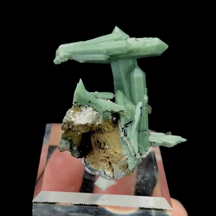 Natural Green Quartz, Mineral Specimen: Inner Mongolia,China (40*25*35MM) - image 3