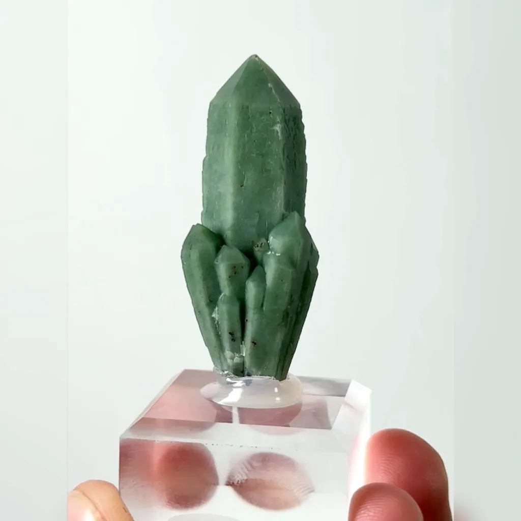 Natural Green Quartz Tower, Mineral Specimen: Inner Mongolia,China (15*15*45MM) - image 5