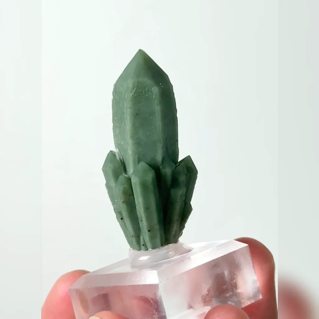 Natural Green Quartz Tower, Mineral Specimen: Inner Mongolia,China (15*15*45MM) - image 4