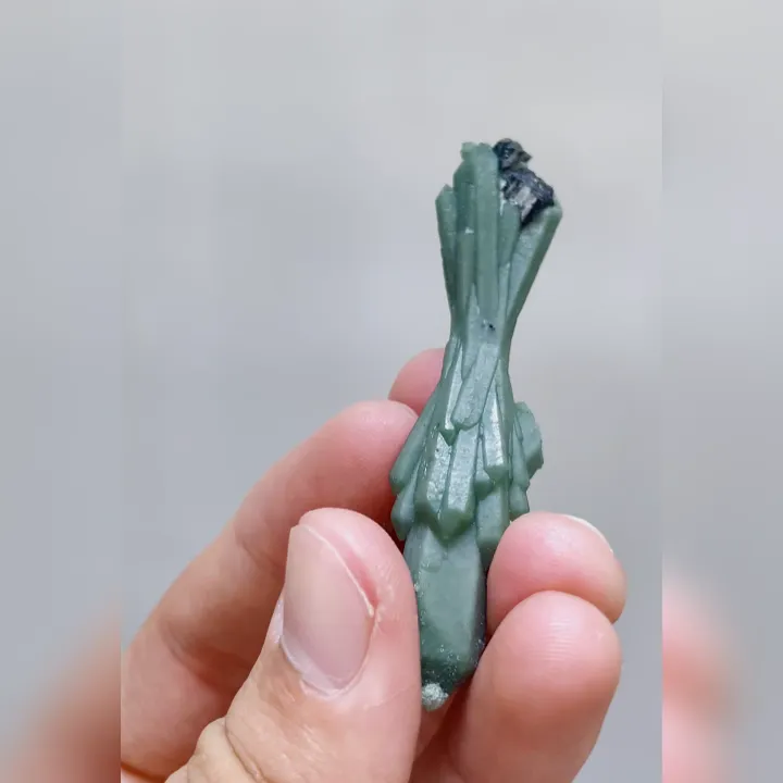 Natural Green Quartz Tower, Mineral Specimen: Inner Mongolia,China (20*65*10MM) - image 3