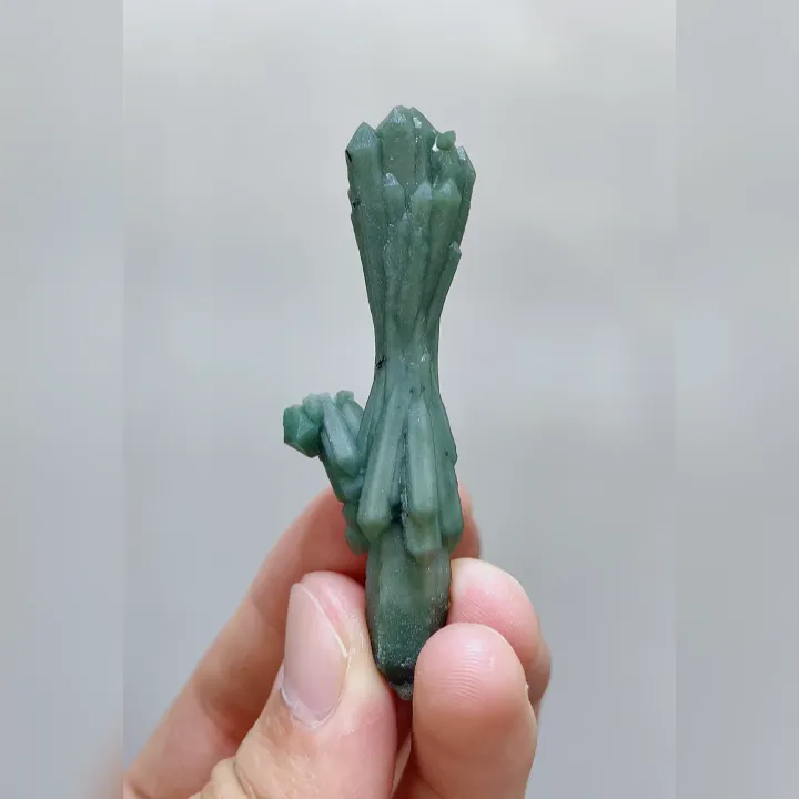 Natural Green Quartz Tower, Mineral Specimen: Inner Mongolia,China (20*65*10MM) - image 6