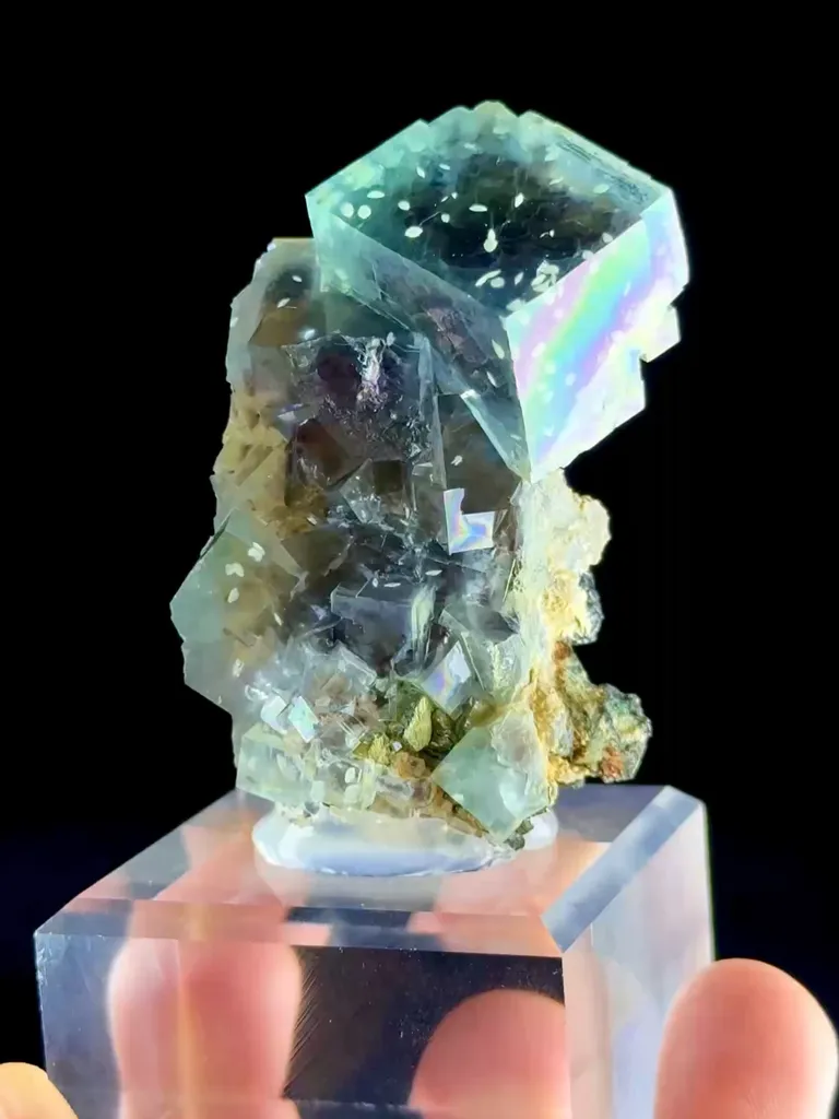 Natural Green "Rainbow" Fluorite comes from Yaogangxian,Hunan 30*25*50MM image