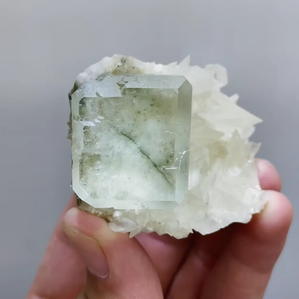 Natural Green Transparent Cubic Fluorite and Calcite Symbiosis comes from Xianghualing,Hunan 50*45*30MM - image 6