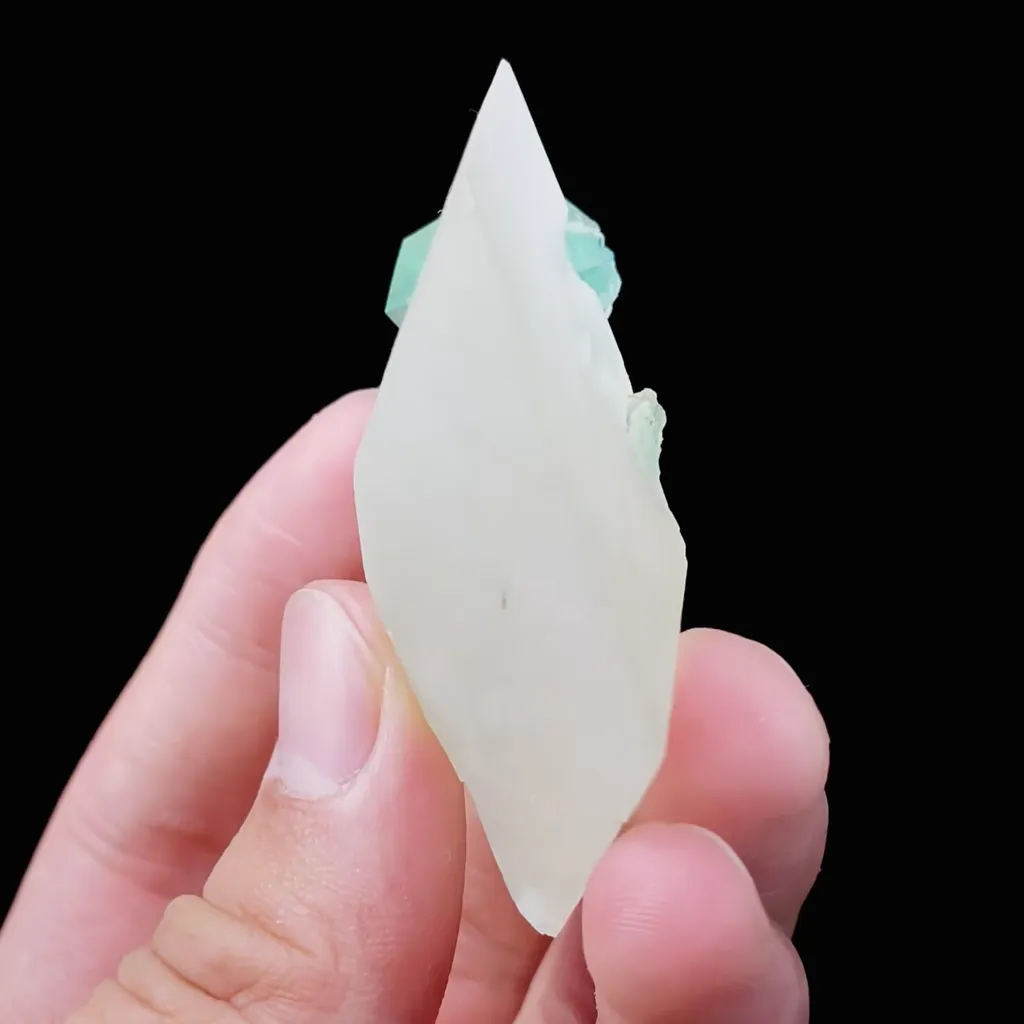Natural Green Transparent Cubic Fluorite and Calcite Symbiosis comes from Xianghualing,Hunan 55*55*20MM - image 3