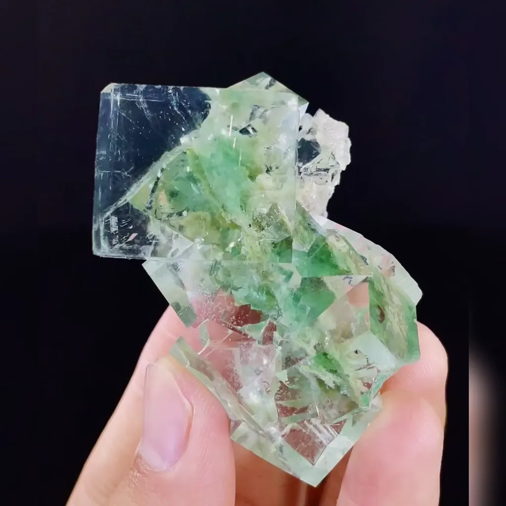 Natural Green Transparent Cubic Fluorite comes from Xianghualing,Hunan 45*55*35MM image