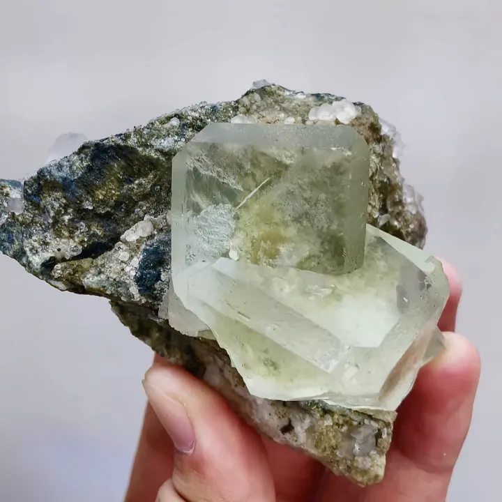 Natural Green Transparent Cubic Fluorite, Mineral Specimen: Xianghualing,Hunan (70*85*45mm) - image 2