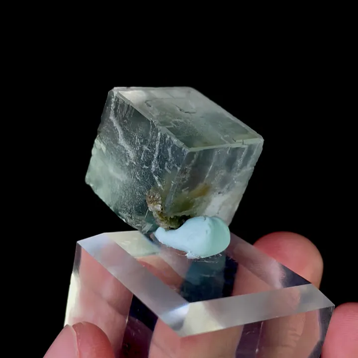 Natural Green Transparent Cubic Fluorite, Mineral Specimen:Xianghualing,Hunan (15*5*20MM) - image 3