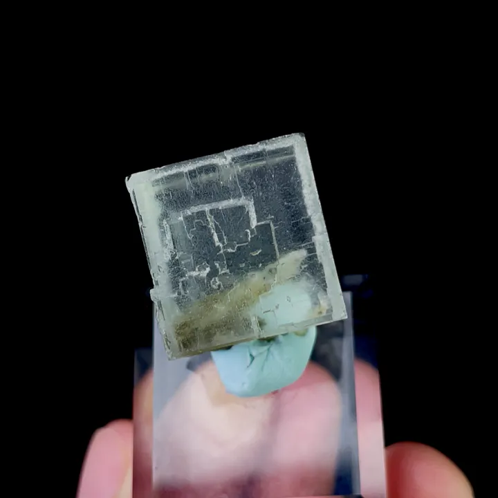 Natural Green Transparent Cubic Fluorite, Mineral Specimen:Xianghualing,Hunan (15*5*20MM) - image 4