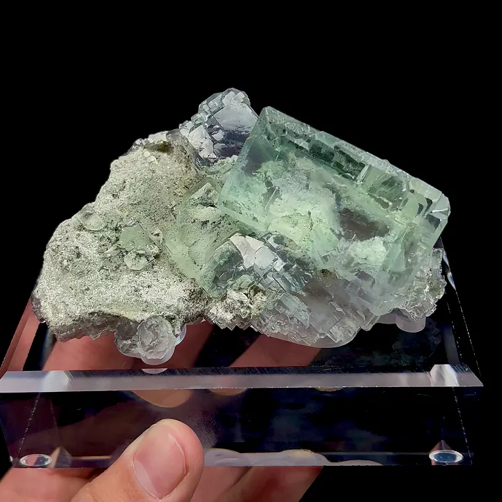 Natural Green Transparent Cubic Fluorite, Mineral Specimen:Xianghualing,Hunan (95*60*45MM) image