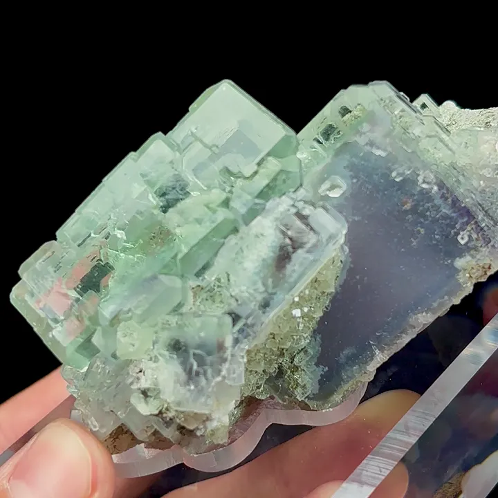 Natural Green Transparent Cubic Fluorite, Mineral Specimen:Xianghualing,Hunan (95*60*45MM) - image 4