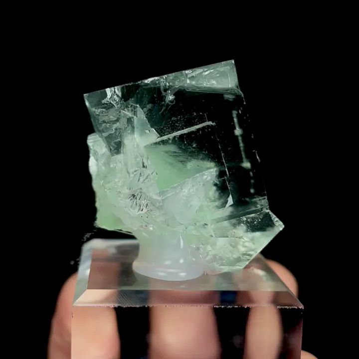 Natural Green Transparent Fluorite Cube, Mineral Specimen: Zhejiang,China (40*30*35MM) - image 3