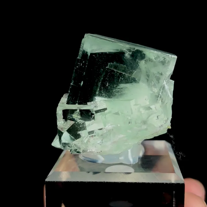 Natural Green Transparent Fluorite Cube, Mineral Specimen: Zhejiang,China (40*30*35MM) image