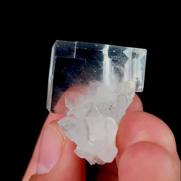 Natural Green Transparent Fluorite, Mineral Specimen:Zhejiang,China (30*25*20MM) image