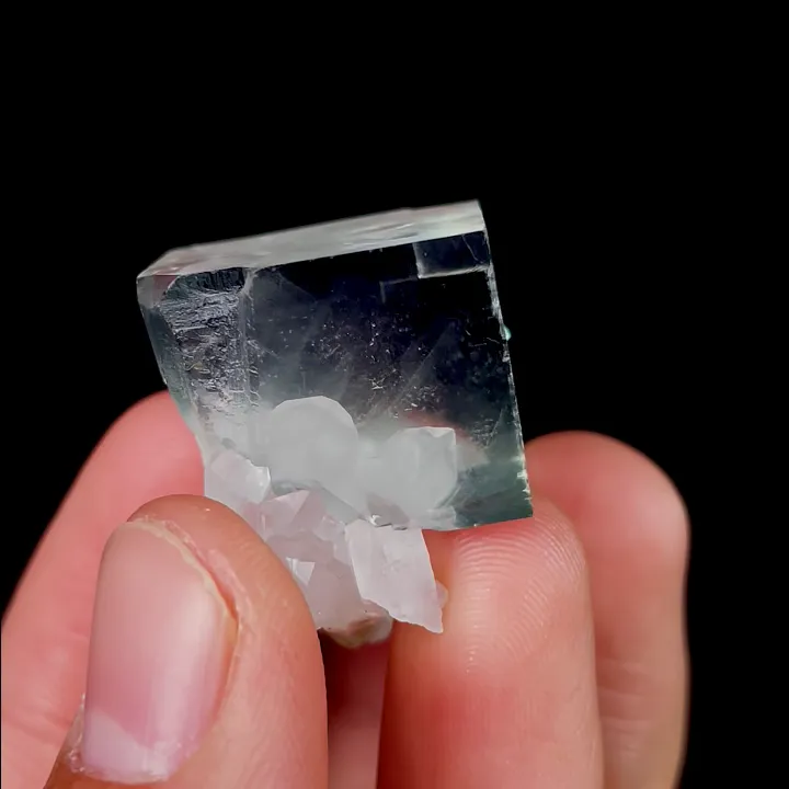 Natural Green Transparent Fluorite, Mineral Specimen:Zhejiang,China (30*25*20MM) - image 3