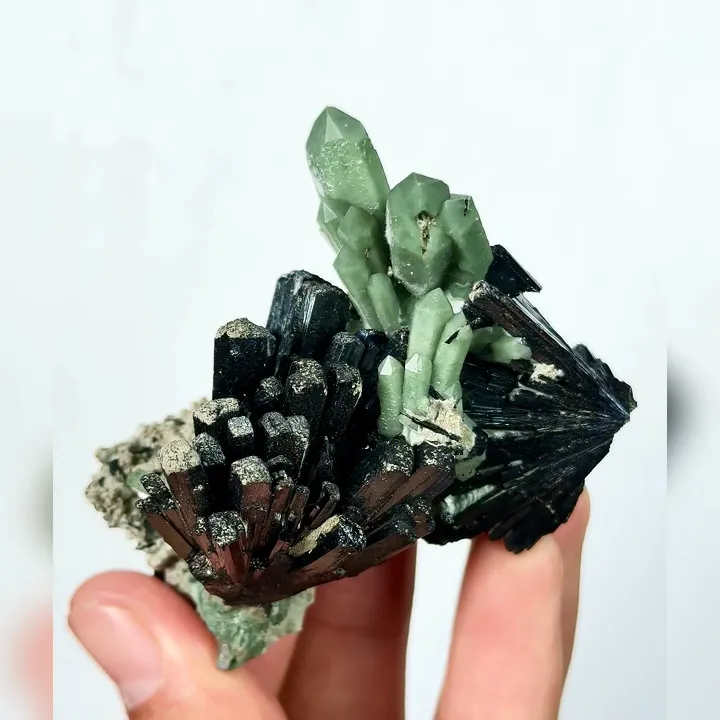 Natural Hedenbergite and Green Quartz Cluster, Mineral Specimen: Inner Mongolia,China (30*55*50MM) - image 4