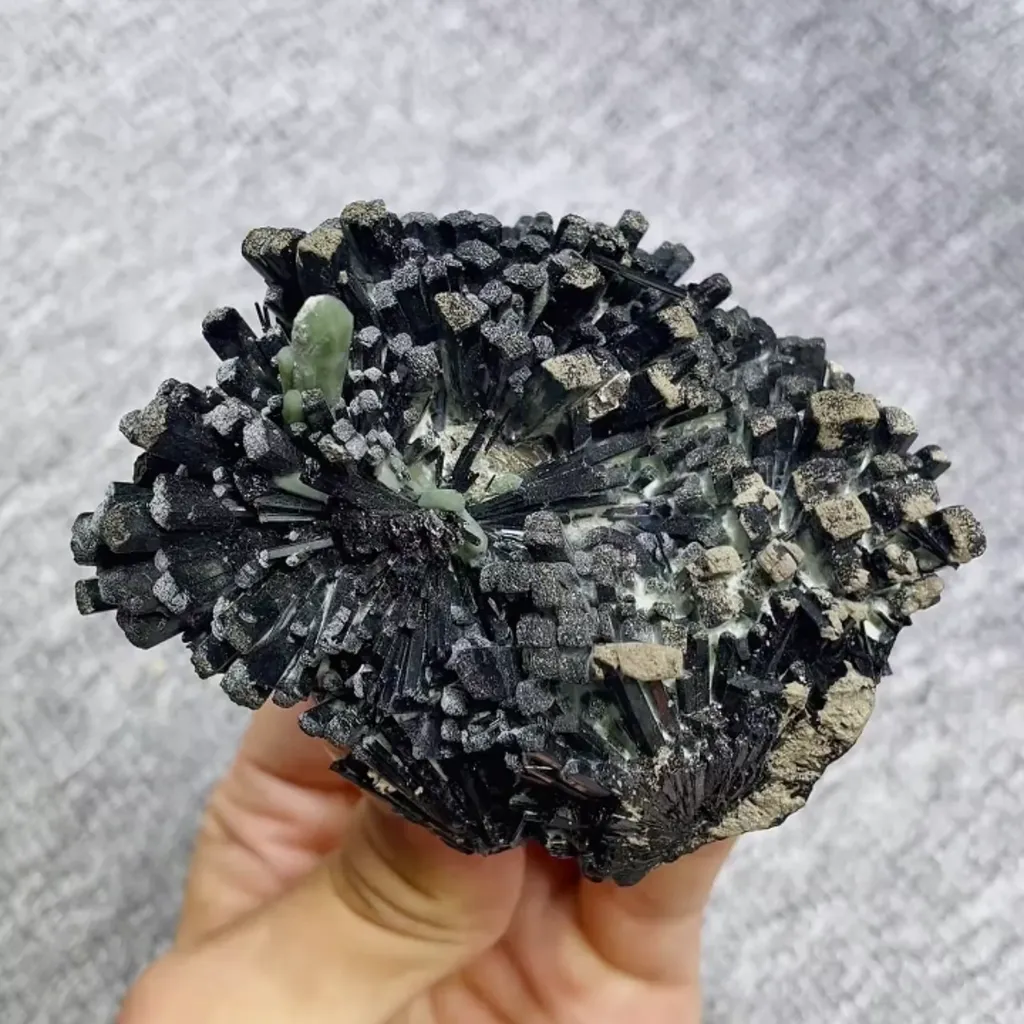 Natural Hedenbergite and Green Quartz Symbiosis comes from Inner Mongolia,China 75*70*60MM - image 5