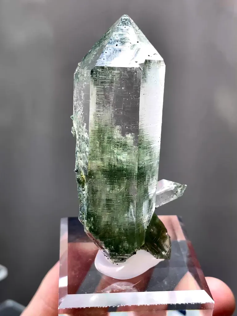 Natural Himalayan Quartz Tower Point comes from the Himalayas 20*20*60MM image