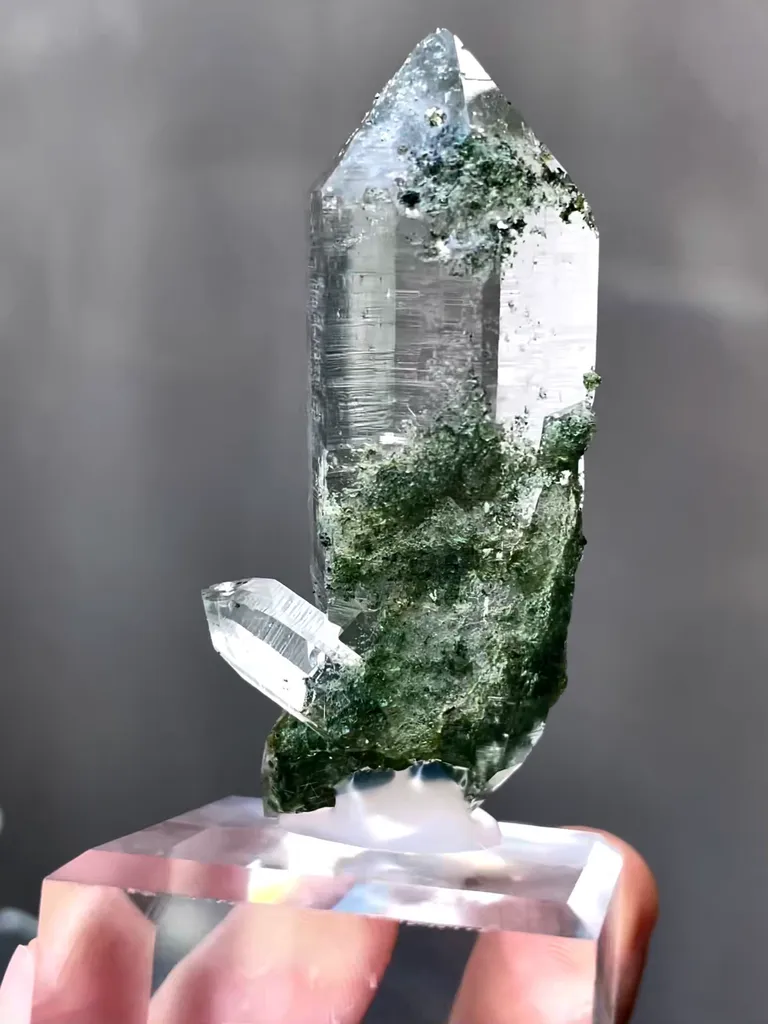 Natural Himalayan Quartz Tower Point comes from the Himalayas 20*20*60MM - image 5