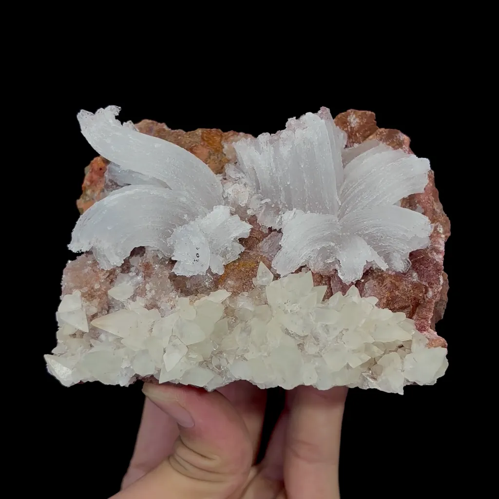 Natural Horn Gypsum Mineral Specimen,High Quality Specimen,GUIZHOU,CHINA(111*85*62mm) - image 6