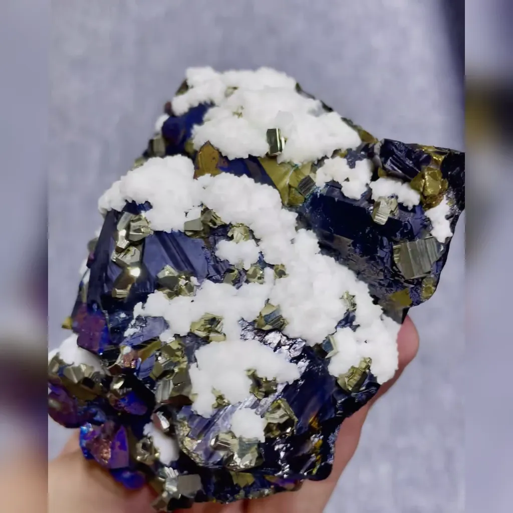 Natural Magnetite Pyrite and Dolomite Symbiosis comes from Yaogangxian,Hunan 90*70*45MM - image 3