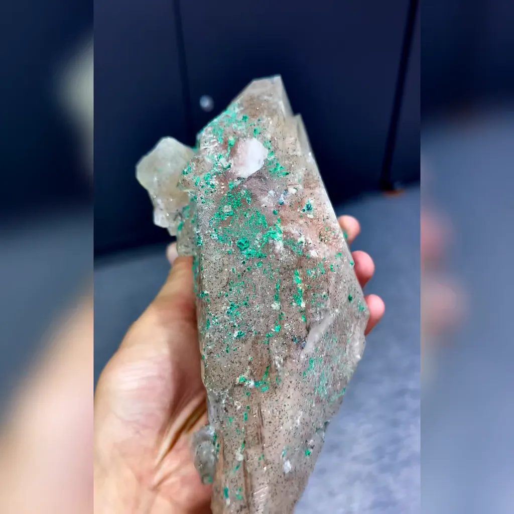 Natural Malachite and Calcite Symbiosis comes from Hunan,China 100*90*240MM - image 2