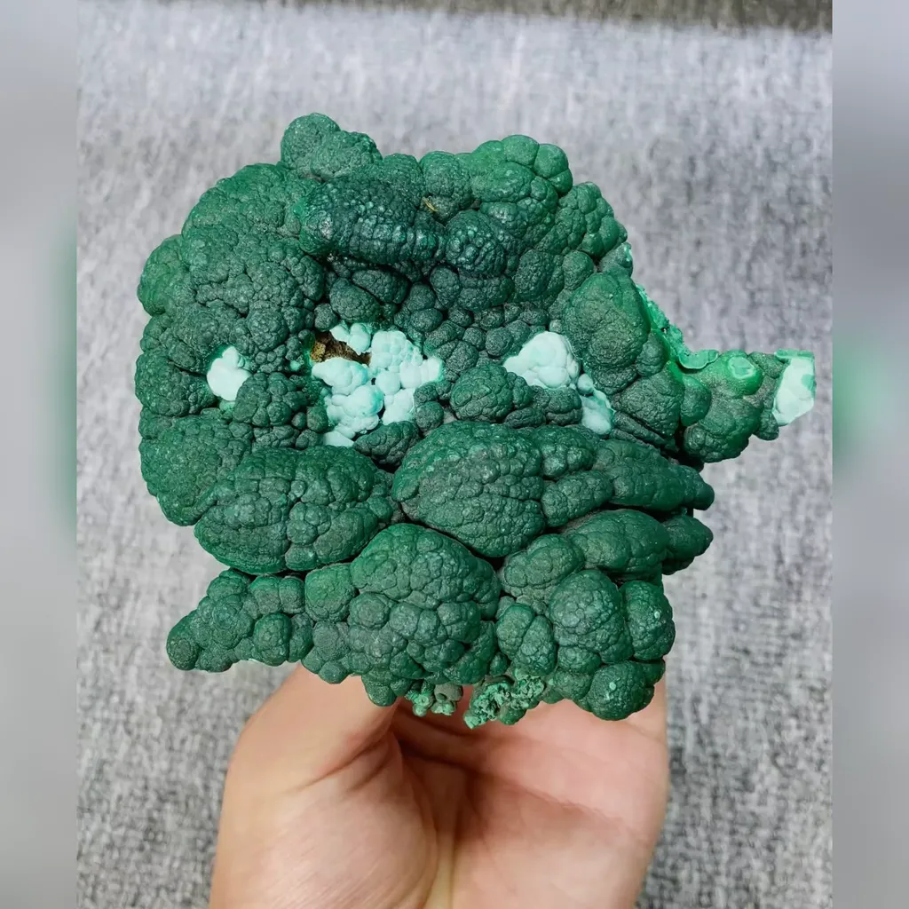 Natural Malachite comes from Guilin,Guangxi 115*100*45MM image