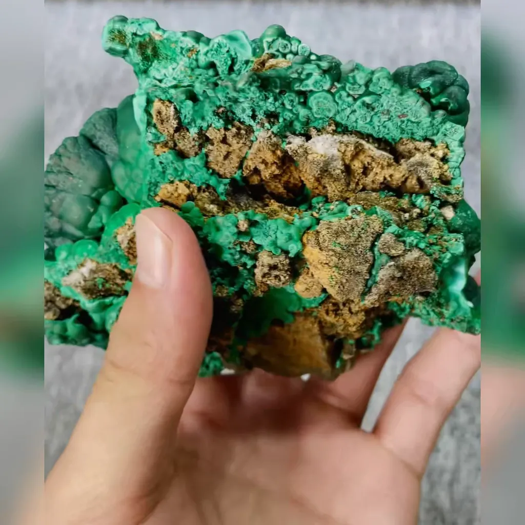 Natural Malachite comes from Guilin,Guangxi 115*100*45MM - image 4