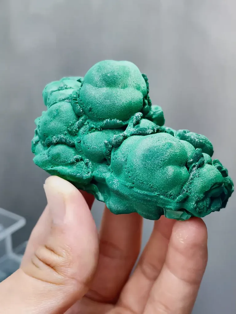 Natural Malachite comes from Guilin,Guangxi 75*30*45MM - image 2