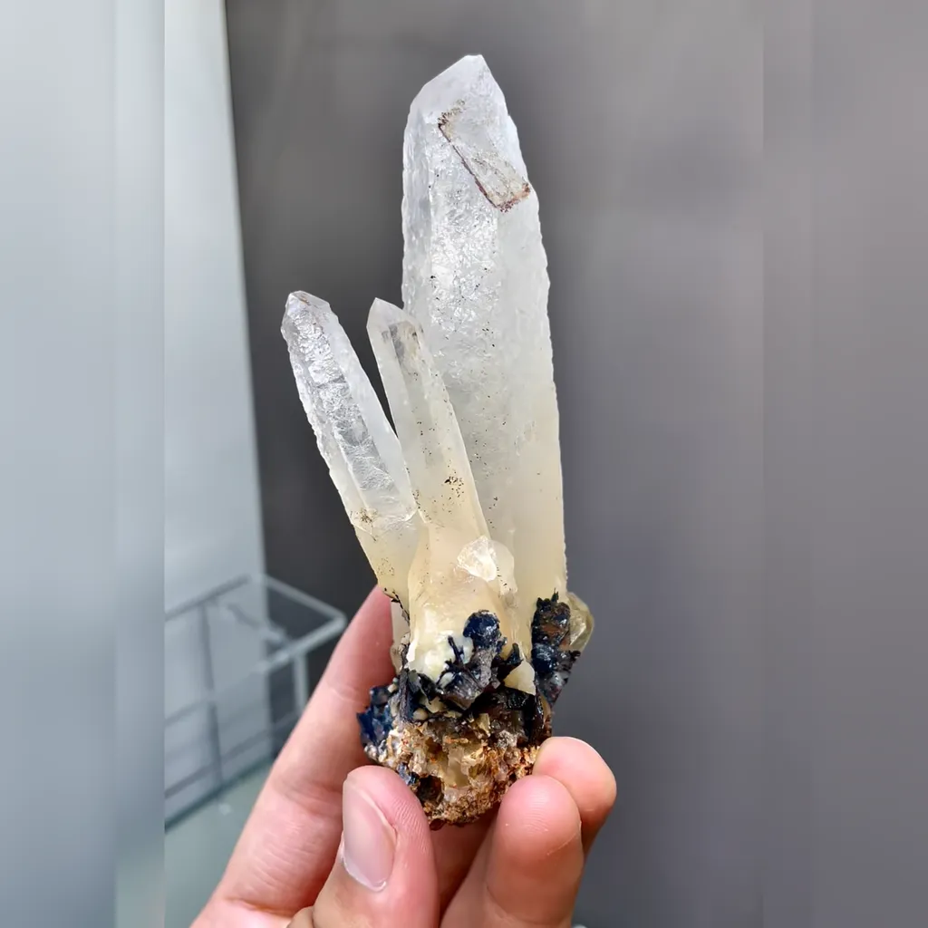 Natural Mango Quartz comes from Jinlong,Guangdong 50*40*120MM - image 2