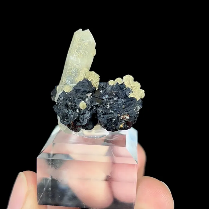 Natural Marmatite and Quartz, Mineral Specimen: Inner Mongolia,China (30*30*20MM) image
