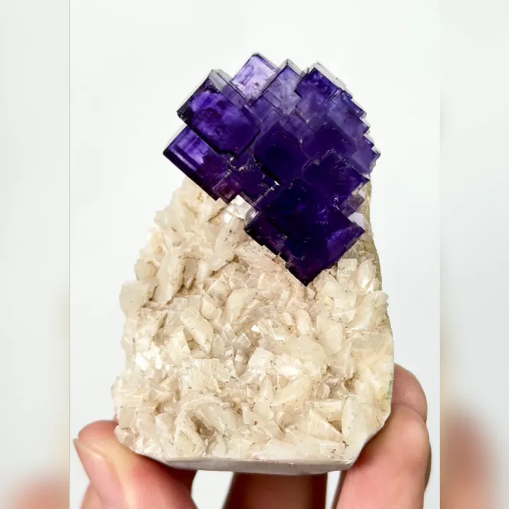 Natural Matrix Fluorite and Dolomite,Mineral Specimen:Xinjiang,China (45*55*35MM) image