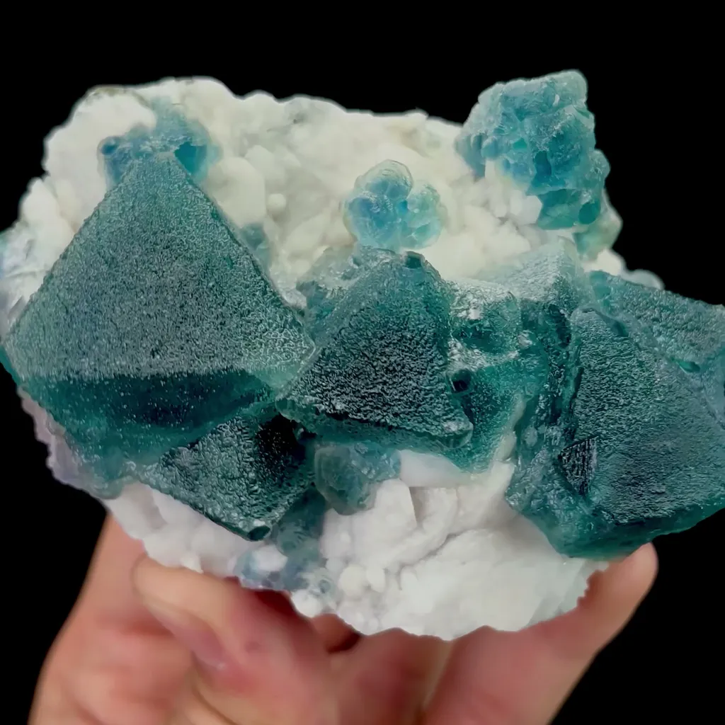 Natural Octahedral Green Fluorite Mineral Specimen,High Quality Specimen,INNER MONGOLIA,CHINA(95*69*50mm) - image 2
