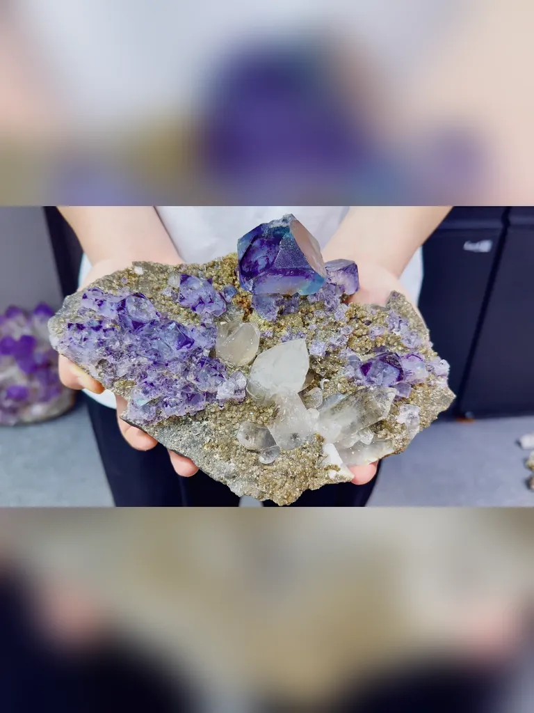 Natural Phantom and Quartz Symbiosis comes from Yaogangxian,Hunan 230*150*70MM - image 2