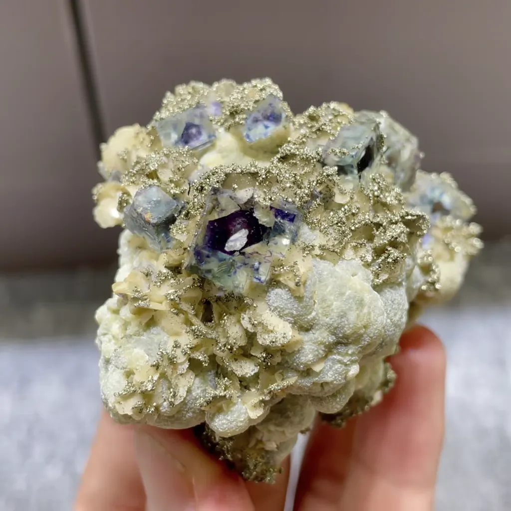 Natural Phantom Fluorite and Calcite and Mica Symbiosis comes from Yindu,Inner Mongolia 65*50*35MM - image 2