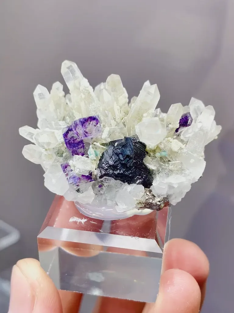 Natural Phantom Fluorite and Crystal Clusters coexist with Wolframite comes from Yaogangxian,China 45*25*20MM - image 5