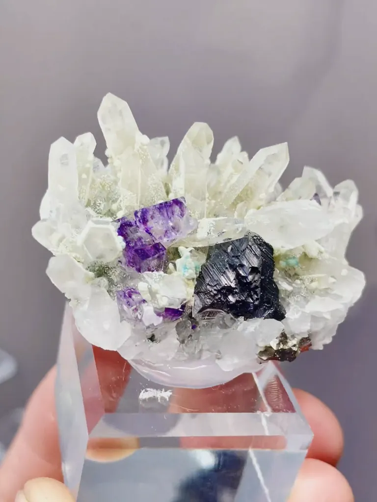 Natural Phantom Fluorite and Crystal Clusters coexist with Wolframite comes from Yaogangxian,China 45*25*20MM - image 3