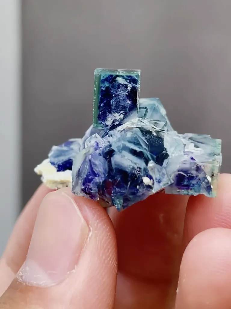 Natural Phantom Fluorite and Flake Calcite coexist with Mica Yindu,Inner Mongolia 35*24*20MM - image 3