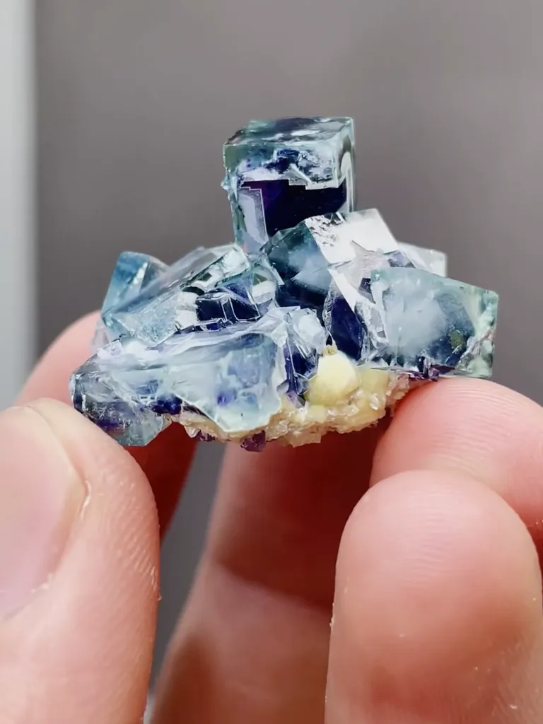 Natural Phantom Fluorite and Flake Calcite coexist with Mica Yindu,Inner Mongolia 35*24*20MM - image 4