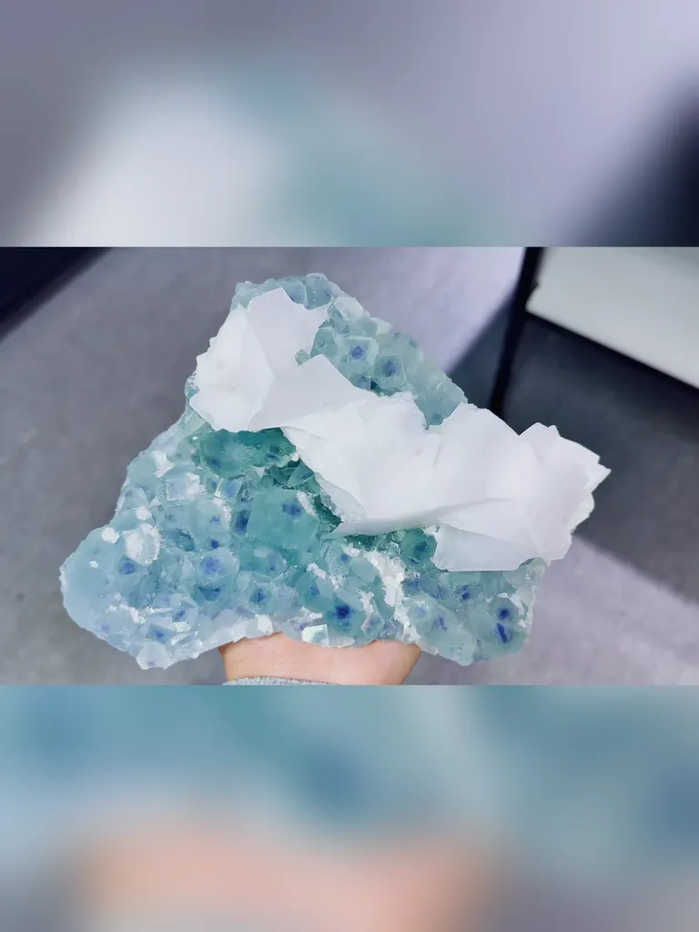 Natural Phantom Fluorite and Flaky Calcite Symbiosis comes from Fujian,China 180*130*60MM - image 2